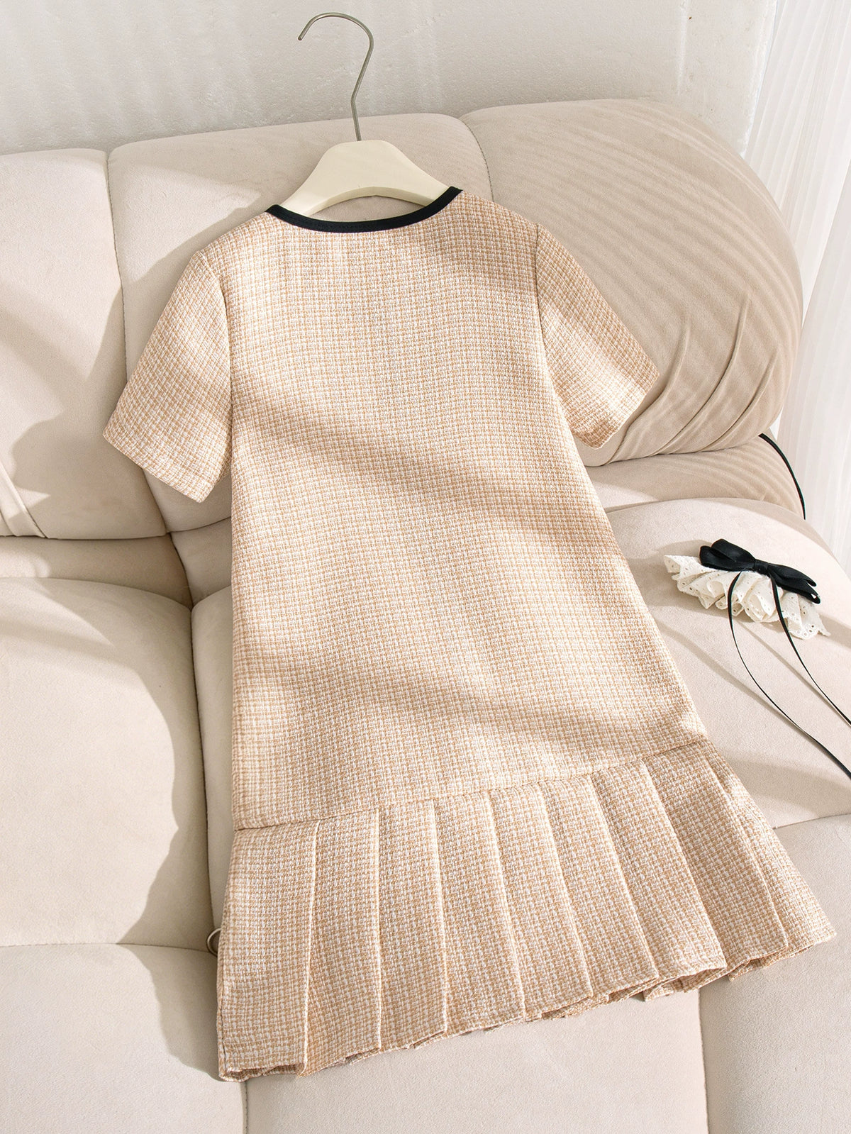 Girls' Summer New 2026 Design Casual Loose-Fitting College-Style Dress with 3D Bow Decoration
