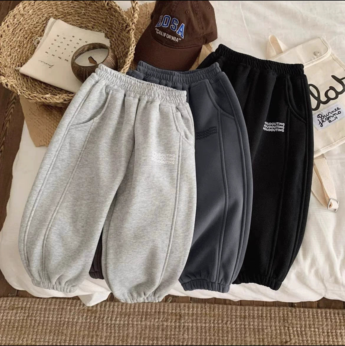 Boys' Stylish Pants 2025 Spring and Autumn New Loose Versatile Casual Sports Harem Sweatpants for Toddlers and Young Children