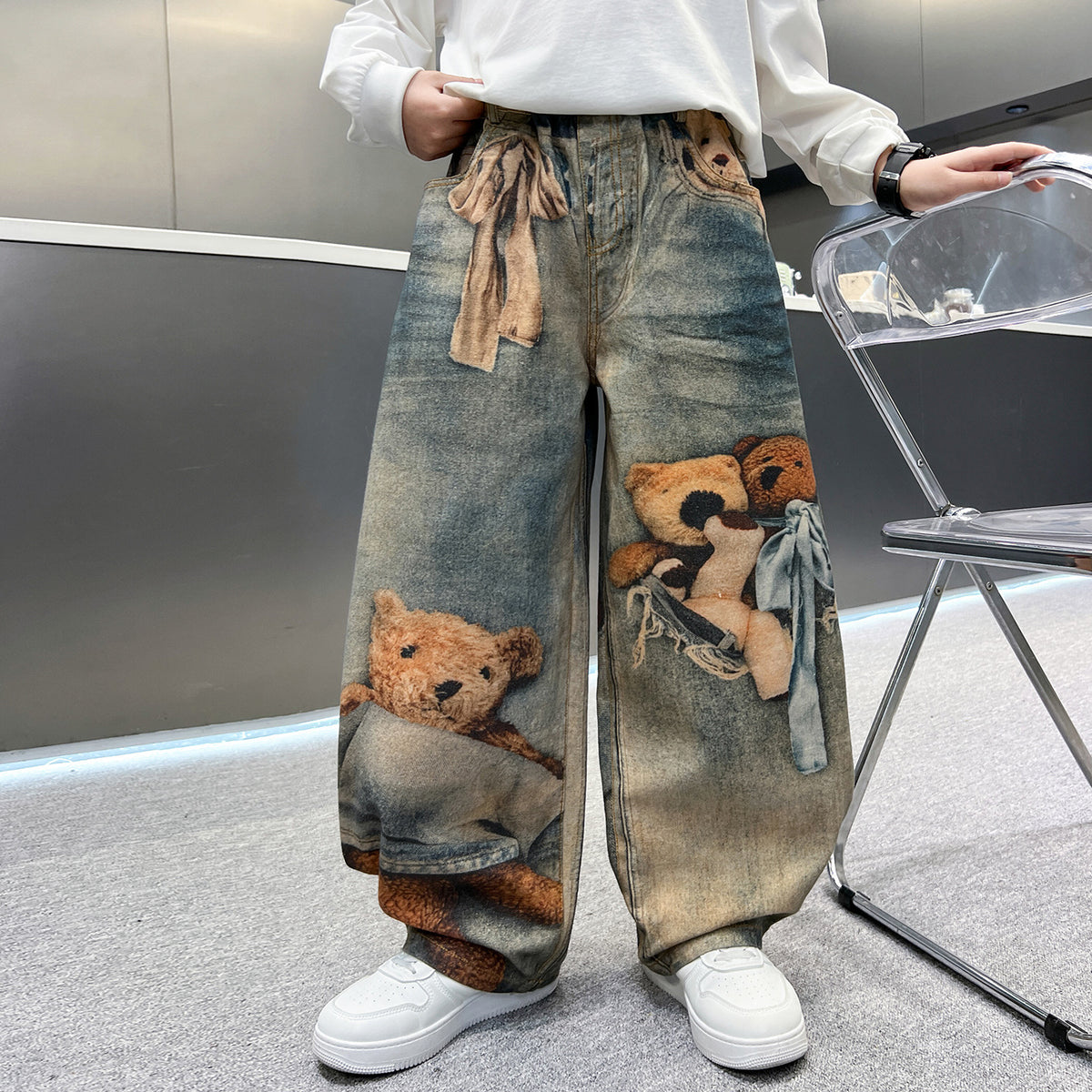 Boys' Bear Print Jeans Spring and Autumn 2026 New Style Children's Pants Cool Straight Pants Stylish Curved Pants