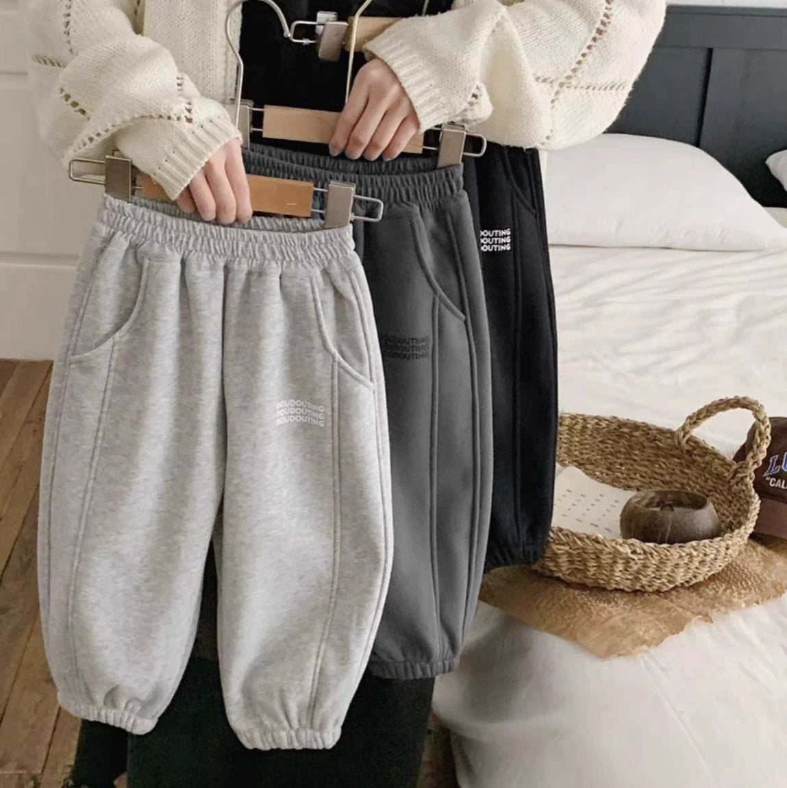 Boys' Stylish Pants 2025 Spring and Autumn New Loose Versatile Casual Sports Harem Sweatpants for Toddlers and Young Children