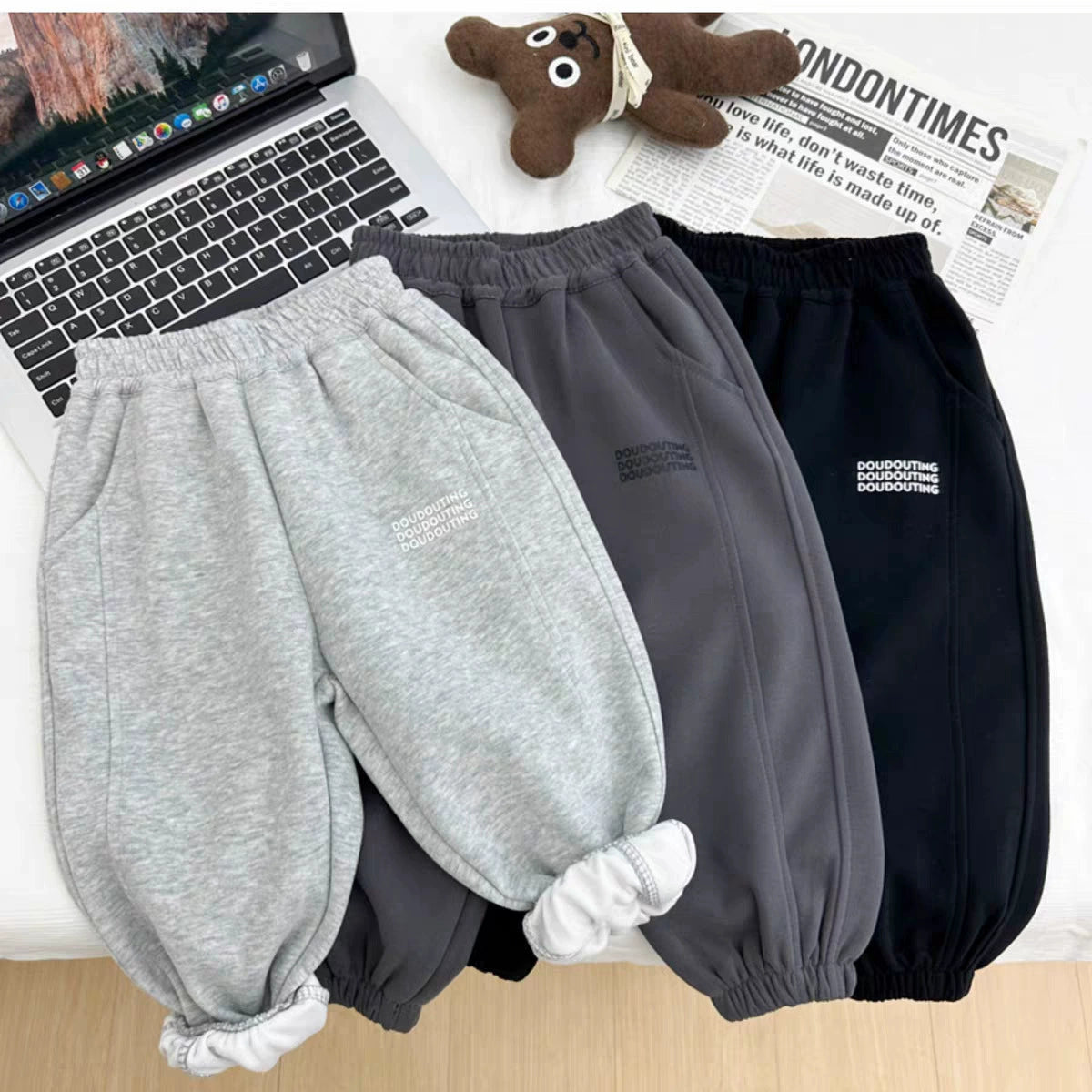 Boys' Stylish Pants 2025 Spring and Autumn New Loose Versatile Casual Sports Harem Sweatpants for Toddlers and Young Children