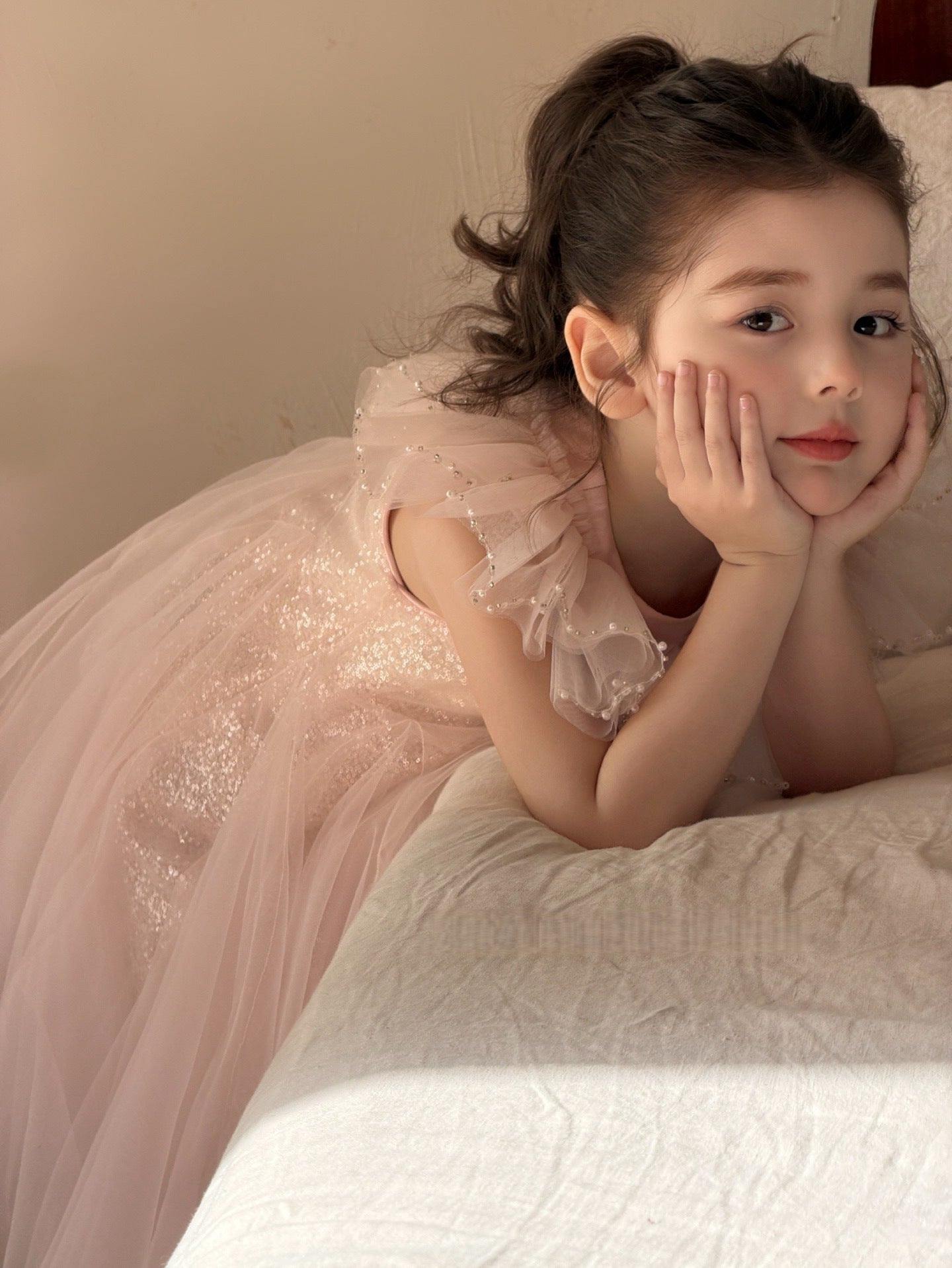 2026 Summer Luxury Girls' Dress with Sequins and Small Flutter Sleeves, Princess Dress for Children's Birthday Party and Piano Performance