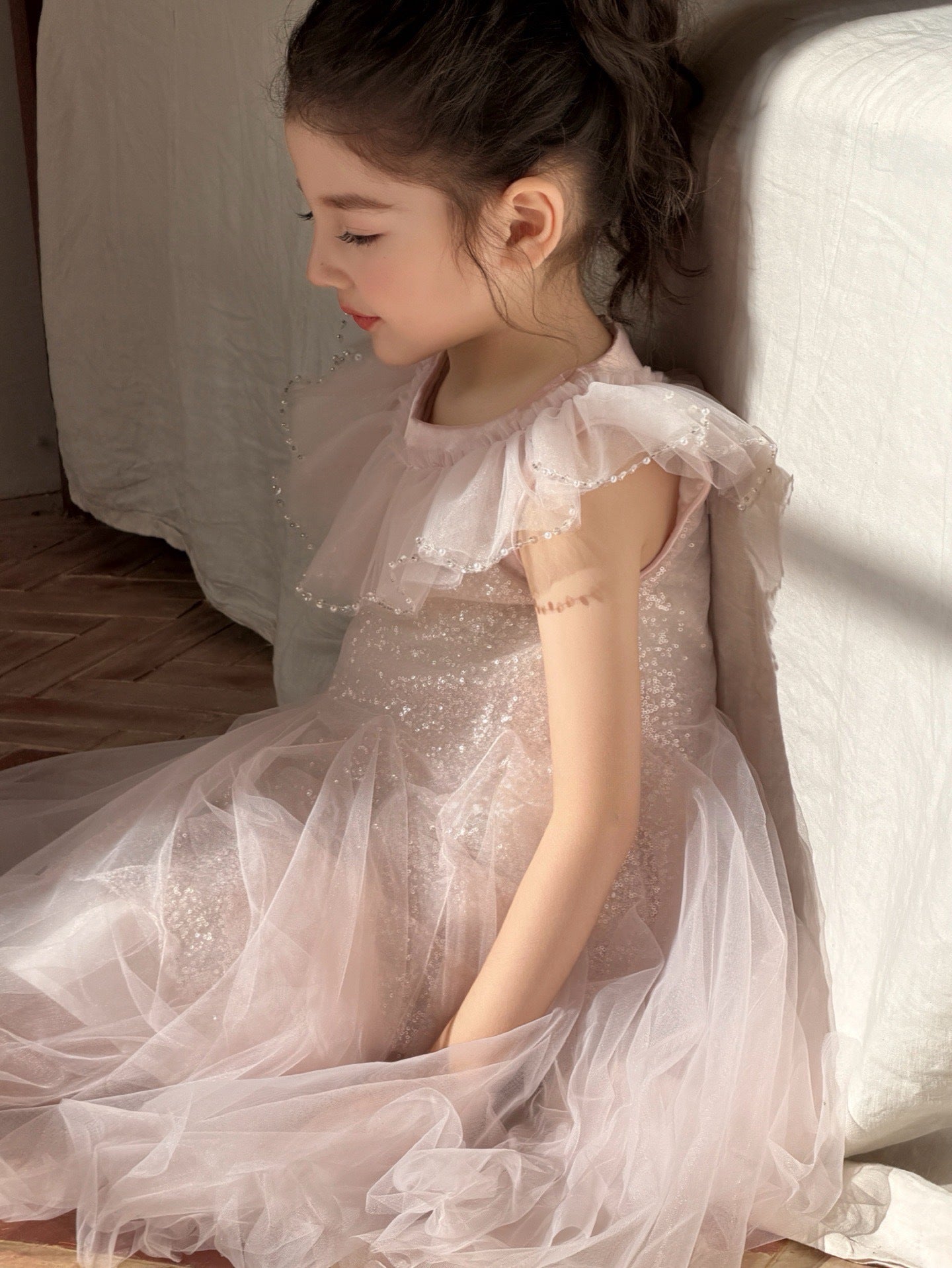 2026 Summer Luxury Girls' Dress with Sequins and Small Flutter Sleeves, Princess Dress for Children's Birthday Party and Piano Performance